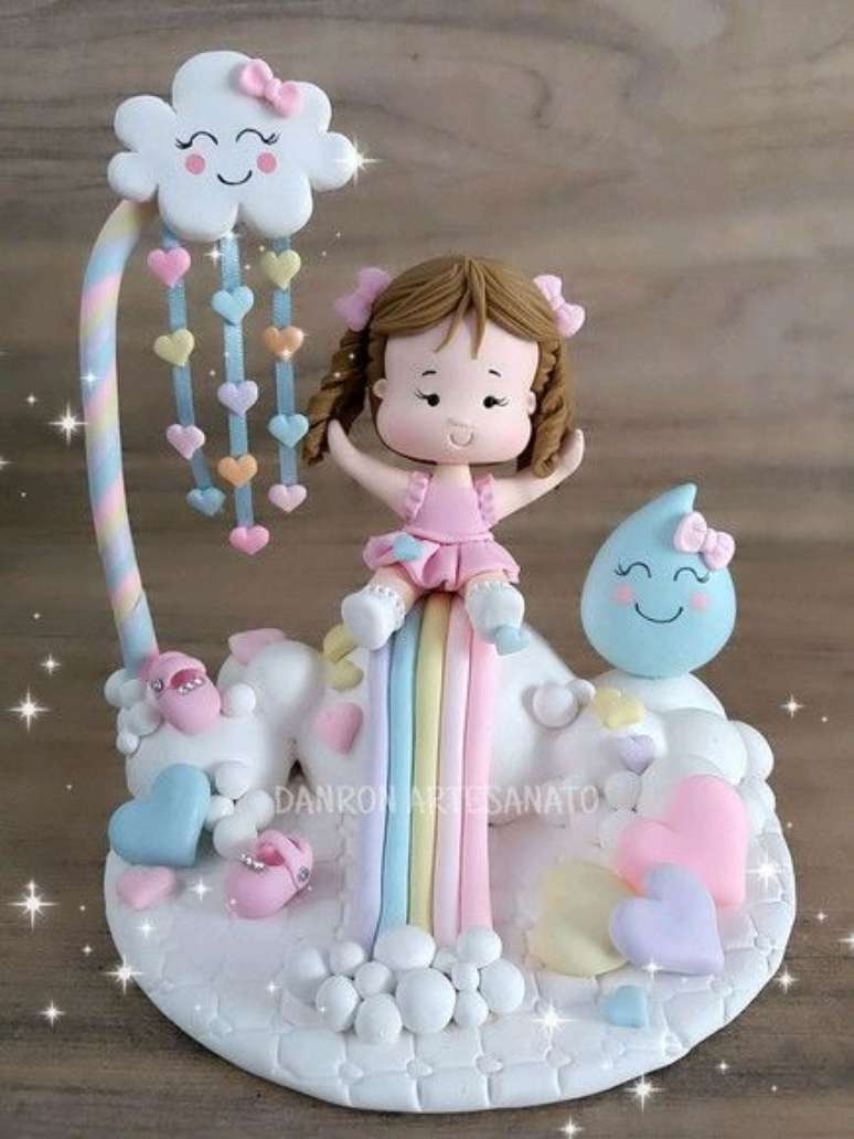 32. Objetos de biscuit tamb&eacute;m servem como lembrancinha de uma festa com tema chuva de ben&ccedil;&atilde;o. Foto: Elo7