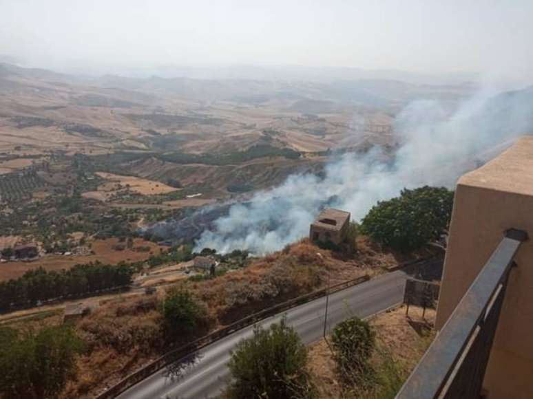 Mais de 100 focos de incêndios são registrados na Itália