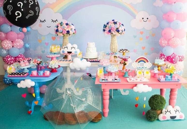 67. O guarda-chuva faz parte da decora&ccedil;&atilde;o da festa chuva de ben&ccedil;&atilde;o. Fonte: Junior Ferraro