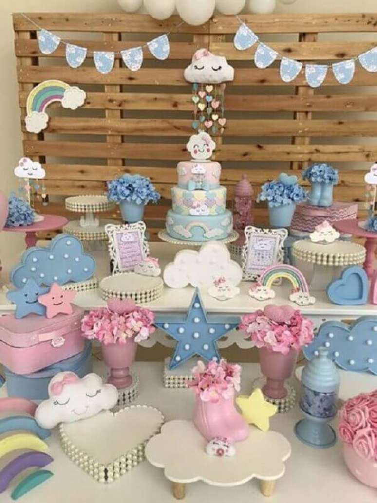 51. Painel de pallet para decora&ccedil;&atilde;o chuva de ben&ccedil;&atilde;o simples de delicada &ndash; Foto: RecreoViral