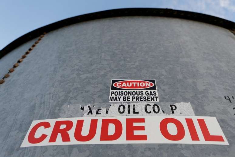 Tanque de armazenamento de petróleo em Mentone, Texas
03/06/2022
REUTERS/Angus Mordant
