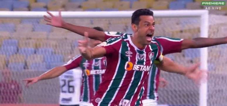 Fred marcou seu 199º gol com a camisa do Fluminense (Foto: Reprodução/Premiere)