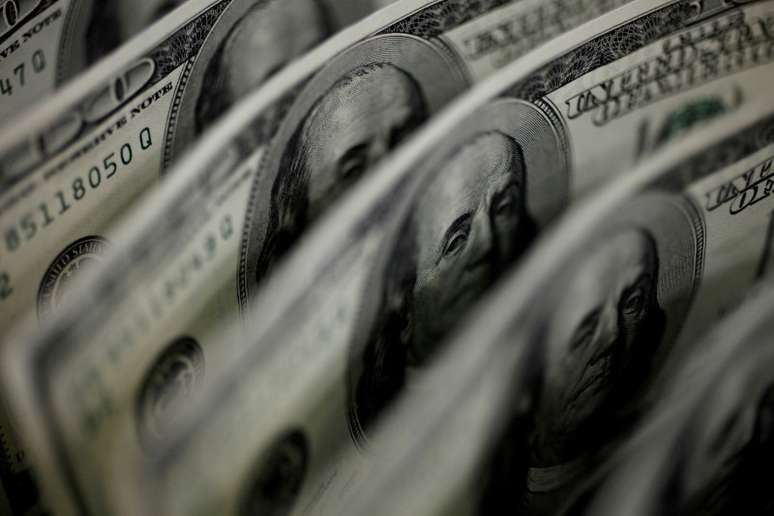 Notas de dólar
02/08/2011
REUTERS/Yuriko Nakao
