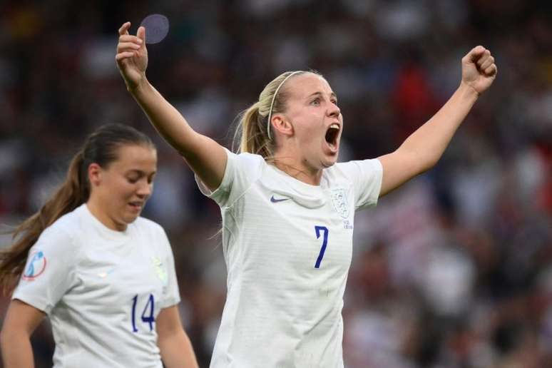 Mead marcou o gol da vitória inglesa (FRANCK FIFE/AFP)