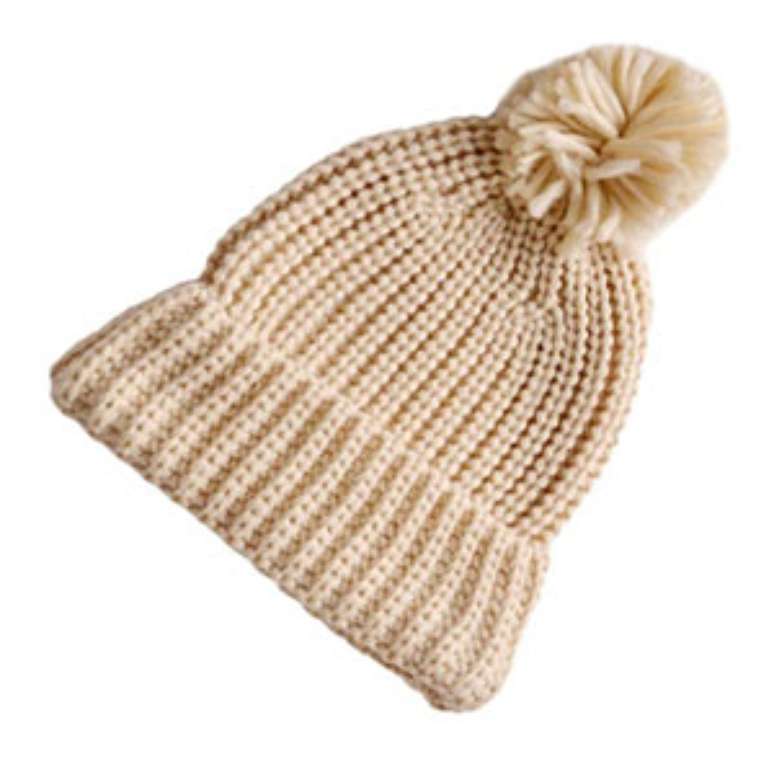 gorro de l&atilde; bege com pompom