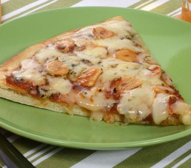 Pizza alho e &oacute;leo (Reprodu&ccedil;&atilde;o / Guia da Cozinha)