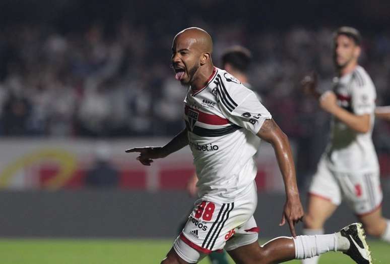 Patrick vive bom momento no São Paulo (Fotos: Rubens Chiri / saopaulofc.net)