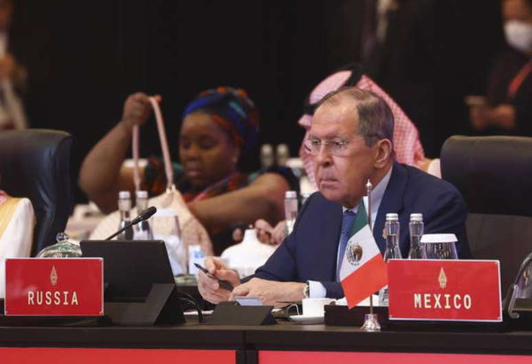 Lavrov deixou reuniões do G20 antes do previsto após pressão internacional