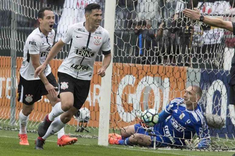 Postura De Balbuena Agrada O Corinthians E Deixa Volta Do Zagueiro Por ...