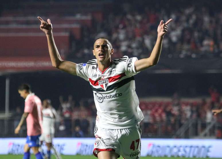 Saiba quem é Rodriguinho, garoto que estreou com gol no São Paulo