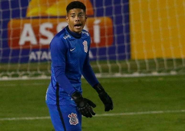 Goleiro foi destaque do Timão no empate sem gols contra o Grêmio, pelo sub-20 (Foto: Fernando Roberto/Futpress)