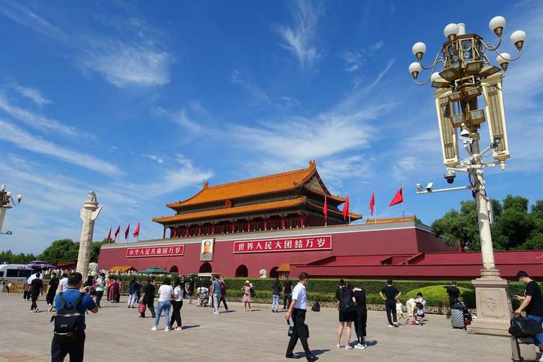 A Praça da Paz Celestial, em Pequim, em um dia ensolarado em 2021