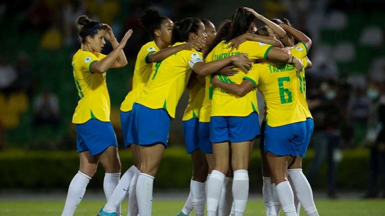 Seleção Brasileira feminina vence Argentina por 3 a 0 na estreia
