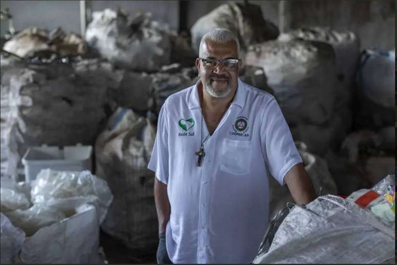O gestor ambiental Telines Basílio, presidente da Coopercaps: "Vai muito além de apenas coletar os resíduos. Reciclamos pessoas".