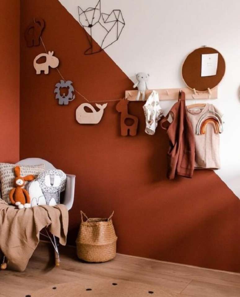 40. Para pintar parede com fita crepe que tal usar tons terroso. Fonte: Homefreak