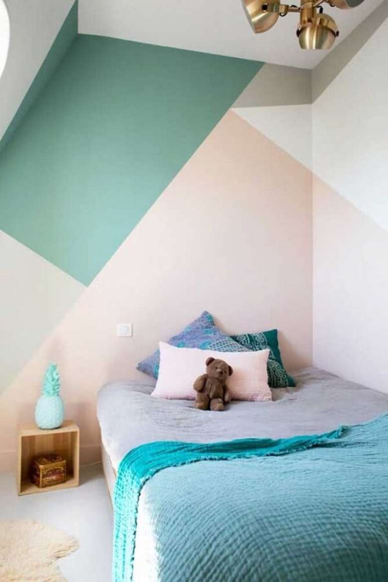 19. Pintar parede com fita decoração colorida para quarto infantil. Fonte: Etsy