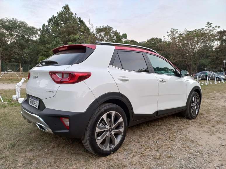 Kia Stonic Hybrid: carro coreano é um híbrido de até 1.400 kg.