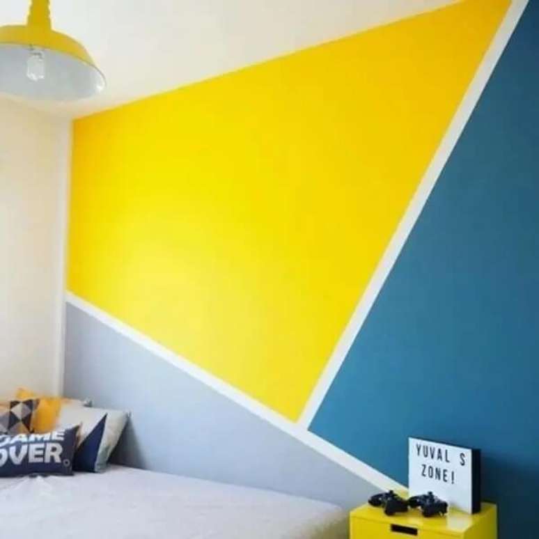 36. Pintar parede com fita crepe as cores escolhidas para a decoração do quarto iluminam o ambiente. Fonte: Casa e Festa