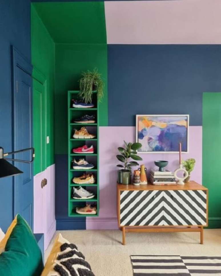 45. Escolha suas cores preferidas e descubra como pintar parede com fita. Fonte: Sophie Robinson Interiors