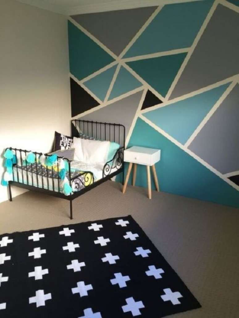 12. Pintar parede com fita quarto decorado de forma criativa. Fonte: OkChicas