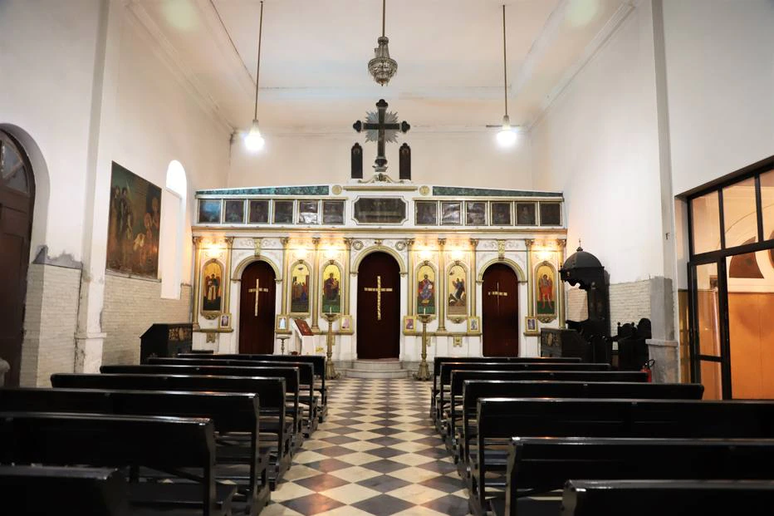 Parte interna da igreja antes do incêndio