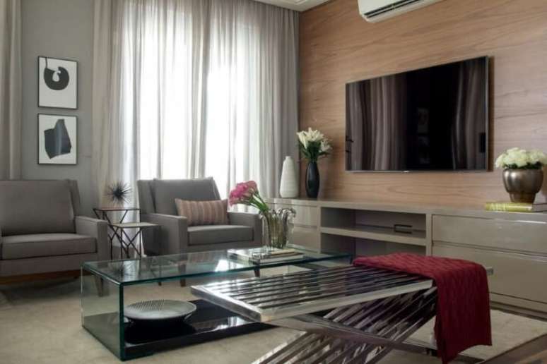 3. Sala de estar com recamier de metal. Projeto de Marilia Veiga