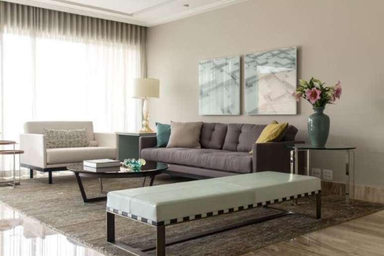 36. Sala de estar com decora&ccedil;&atilde;o clean. Projeto de Marilia Veiga