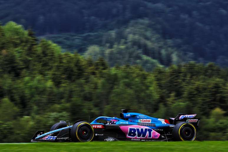 Fernando Alonso reclamou com Yuki Tsunoda ainda na pista na Áustria 