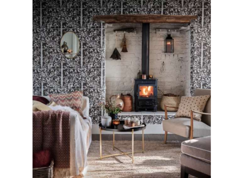 Crie um ambiente mais dram&aacute;tico com um papel de parede que remeta &agrave; floresta