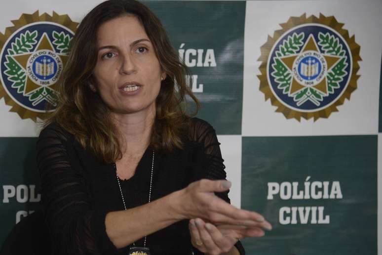 A delegada Bárbara Lomba, titular da Delegacia de Atendimento à Mulher de São João de Meriti, prendeu em flagrante o anestesista Giovanni Quintella Bezerra.