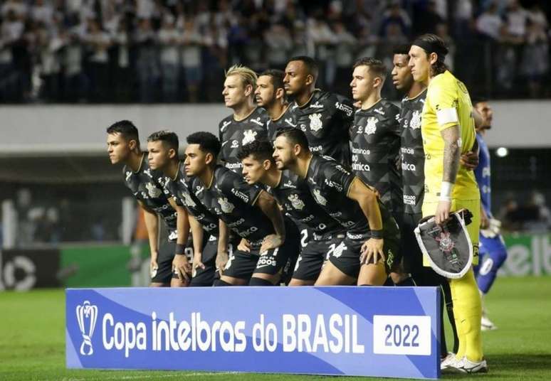 Time titular do Timão na partida contra o Peixe (Foto: Rodrigo Coca / Ag. Corinthians)