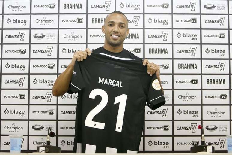 Fernando Marçal vai vestir a camisa 21 do Botafogo (Foto: Vítor Silva/Botafogo)
