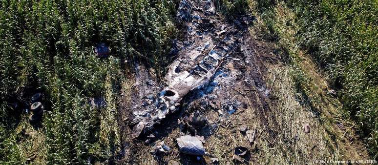 Destroços do avião que caiu na Grécia