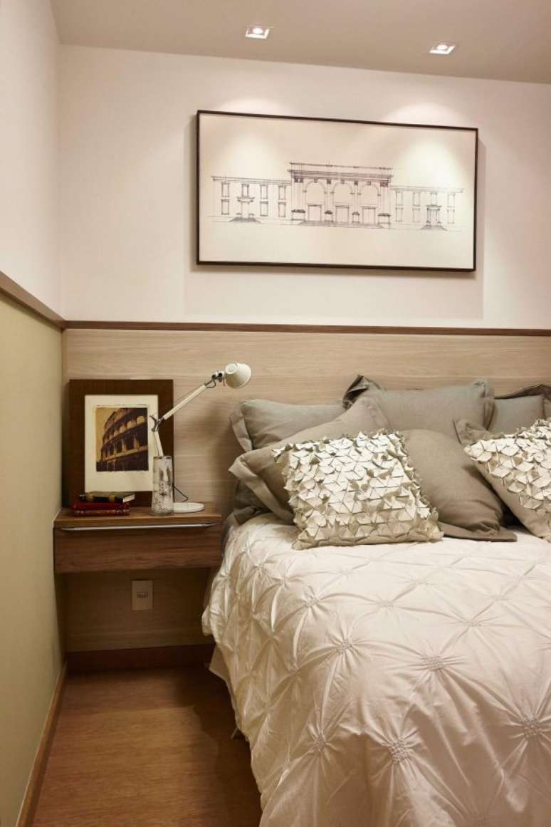 49. Quarto de luxo iluminado e com criado mudo &ndash; Foto: Jo&atilde;o Vitor Ricciard