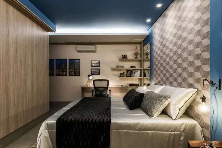 87. Quarto de luxo com papel de parede geom&eacute;trico. Fonte: Morar Mais Por Menos Goiania 2017