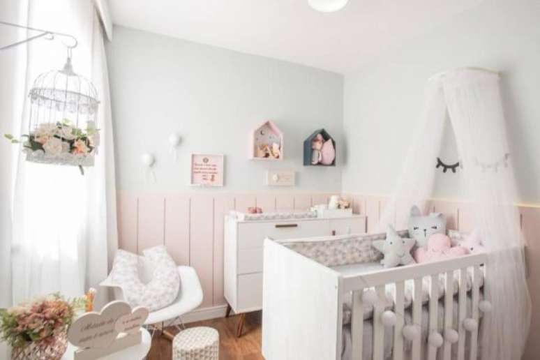 23. Quarto de luxo com decora&ccedil;&atilde;o delicada para meninas &ndash; Foto: Andrea Fonseca