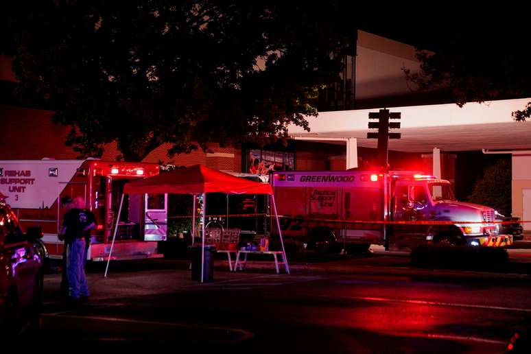 Tiroteio em shopping nos Estados Unidos deixou pelo menos quatro mortos 