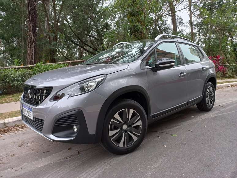 Peugeot 2008 Griffe 2023: motor 1.6 turbo de 173 cv e 240 Nm.