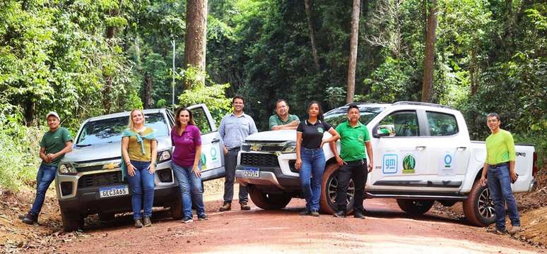 Equipe de trabalho para a restaura&ccedil;&atilde;o da floresta amaz&ocirc;nica na regi&atilde;o do Tapaj&oacute;s.