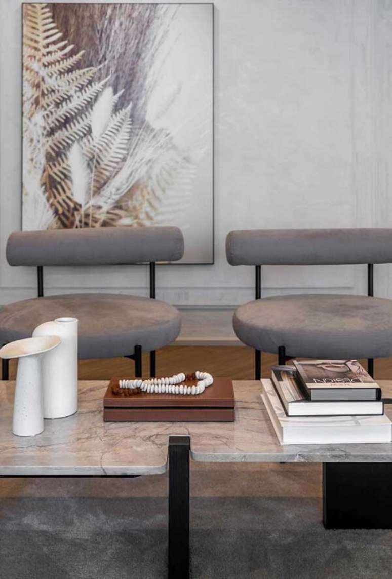 34. Ambiente moderno decorado com colar de mesa decorativo. Fonte: Decor Facil