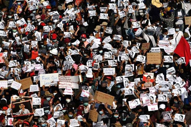 Prisão de Aung San Suu Kyi durante golpe de 2021 causou enormes protestos em Mianmar