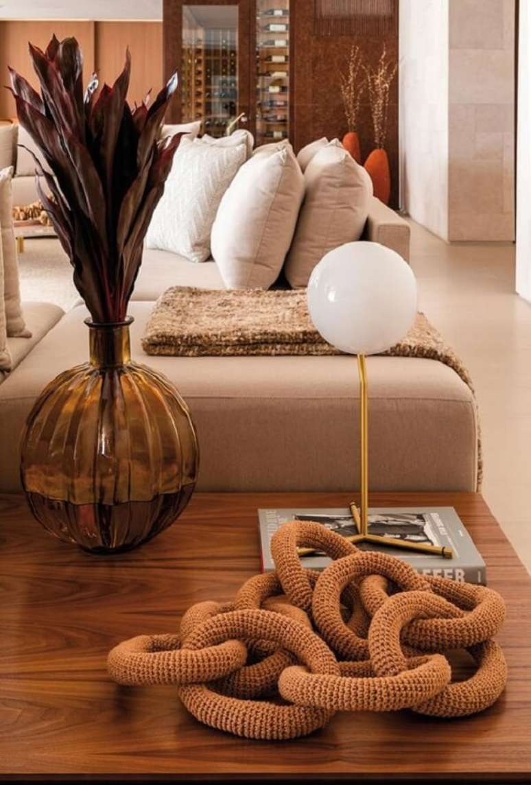 11. Modelo de colar de mesa lateral. Fonte: Casa de Valentina