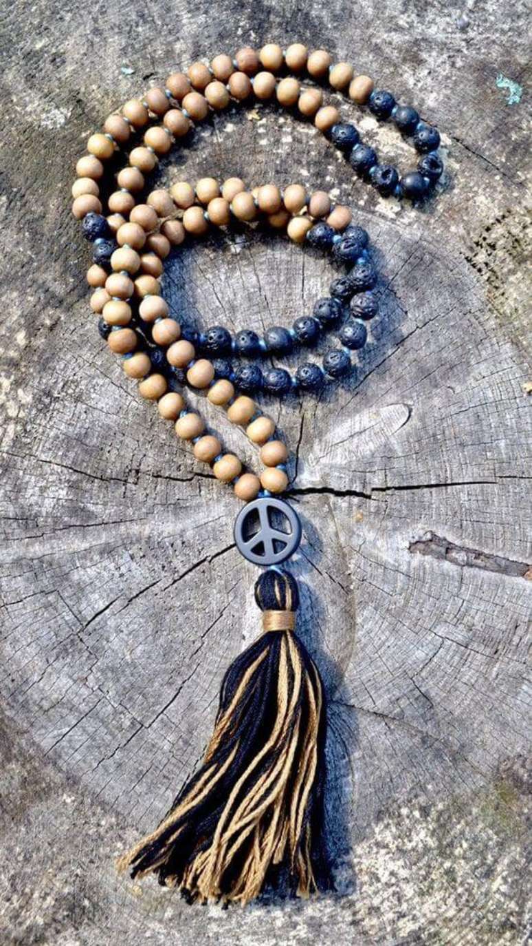 48. O colar de mesa decorativo e muito utilizado em centros de mesa de jantar. Fonte: Tradera