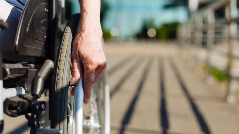 Pessoas com mobilidade reduzida podem solicitar mudan&ccedil;a de se&ccedil;&atilde;o ou local de vota&ccedil;&atilde;o entre 18 de julho e 18 de agosto