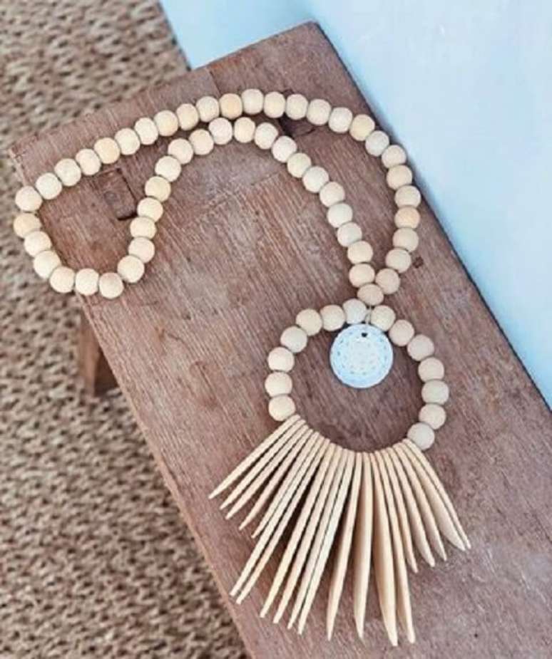 45. Modelo de colar decorativo de mesa simples. Fonte: Ki Decoration