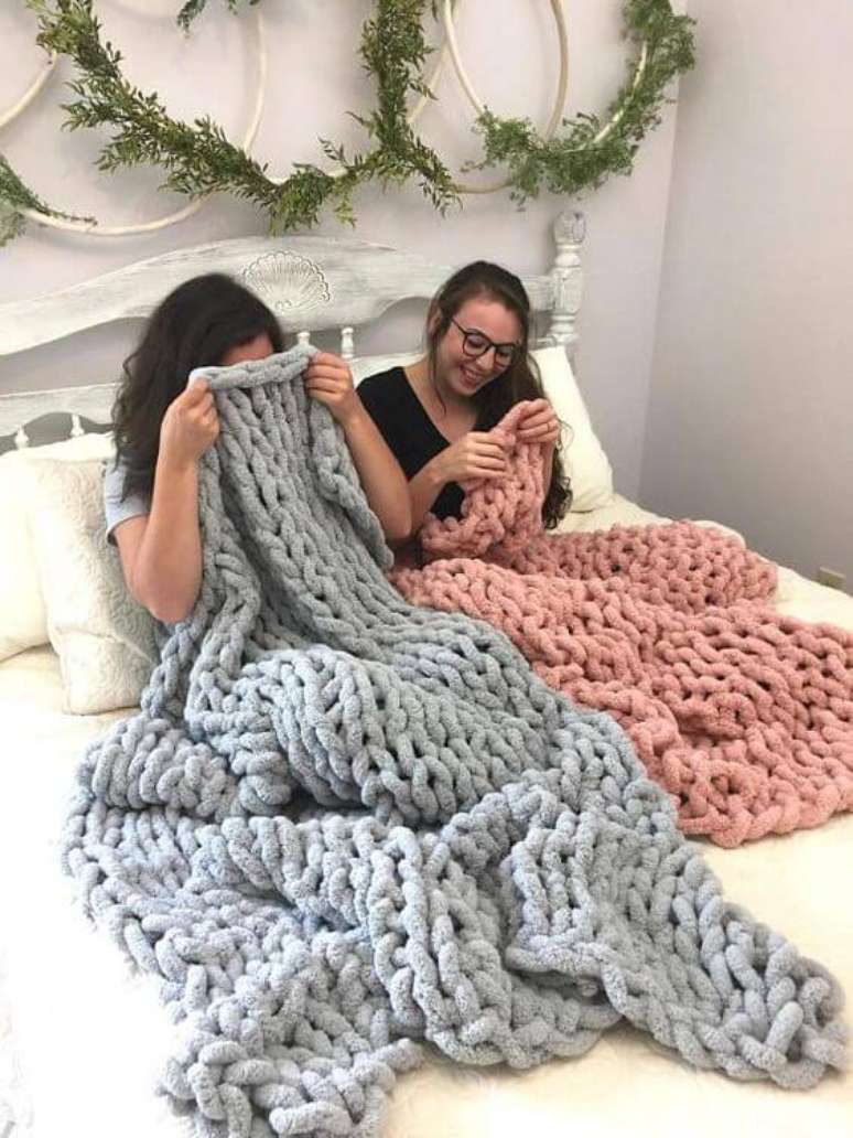 19. A manta de croch&ecirc; d&aacute; um bom cobertor. Foto: Skill of King