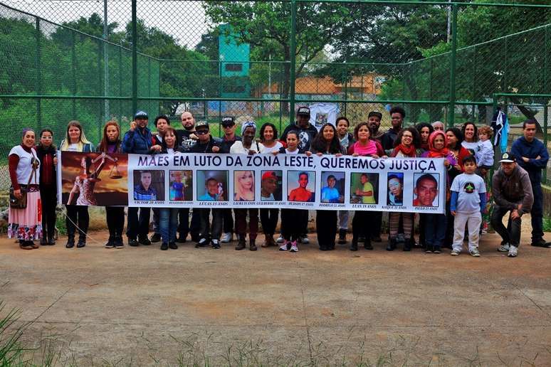 Grupo de mães da zona leste reunido