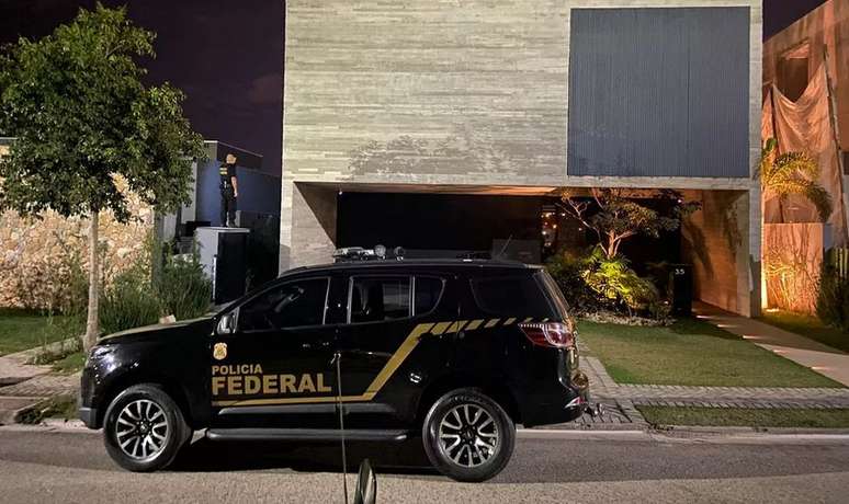 Operação Bulk, da Polícia Federal, investiga o tráfico internacional de drogas