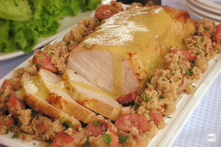 Lombo de porco com tutu &ndash; Foto: Guia da Cozinha