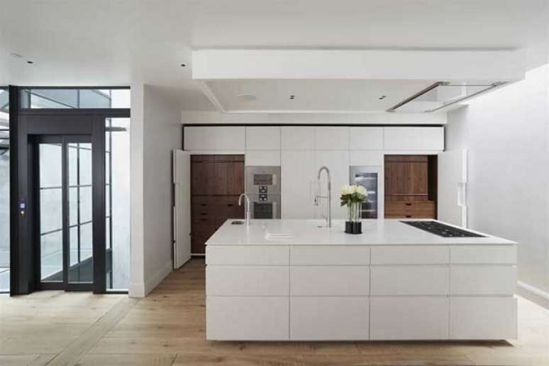 26. Corian branco para cozinha moderna – Foto Houzz